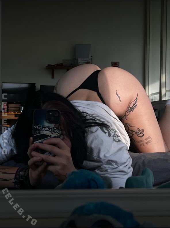 celsxe80b4 nude photo 2