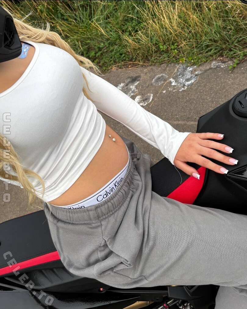 Ceosberry nude photo 16