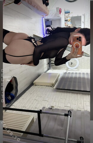 Cerhawk nude photo 3