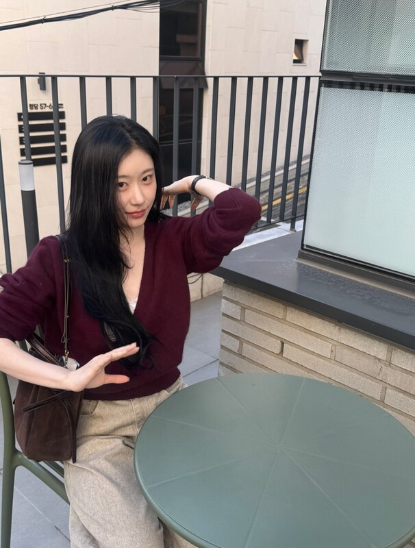 Chaeryeong nude photo 4
