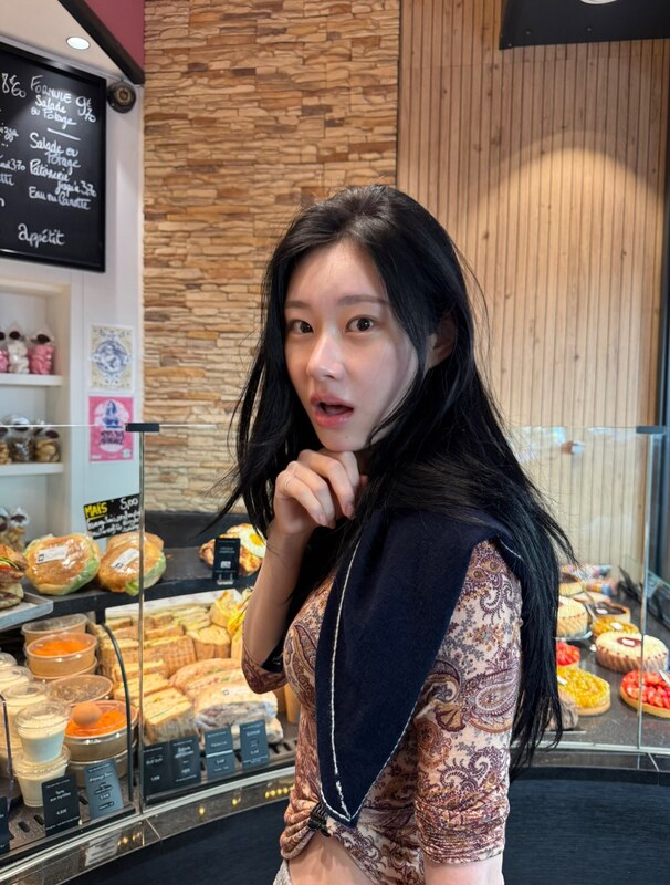 Chaeryeong nude photo 1