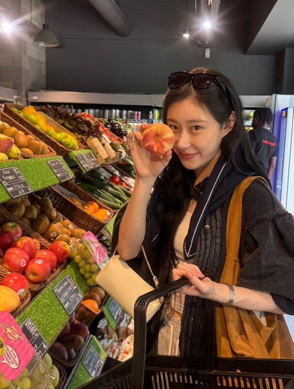 Chaeryeong nude photo 6