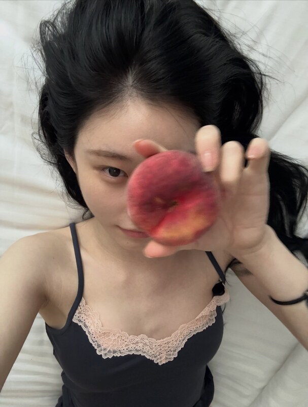 Chaeryeong nude photo 2