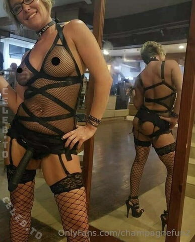ChampagneFun nude photo 16