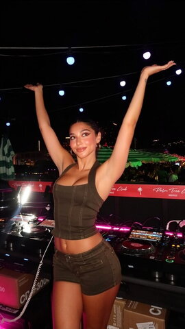 Chantel Jeffries New (1 photo)
