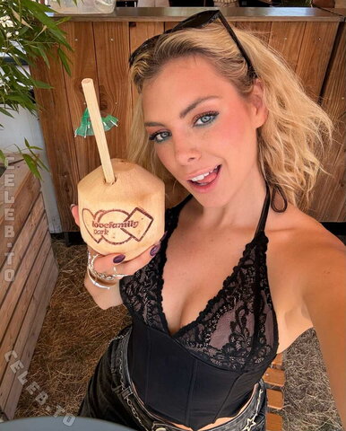 Chany Dakota nude photo 2