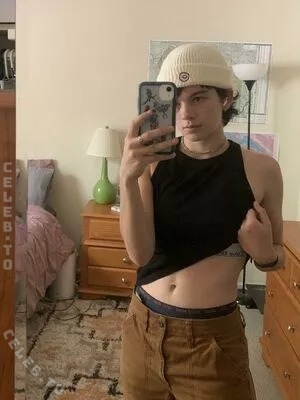 Chapstickbxtch nude photo 2
