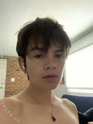 Chapstickbxtch nude photo 5