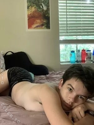 Chapstickbxtch nude photo 10
