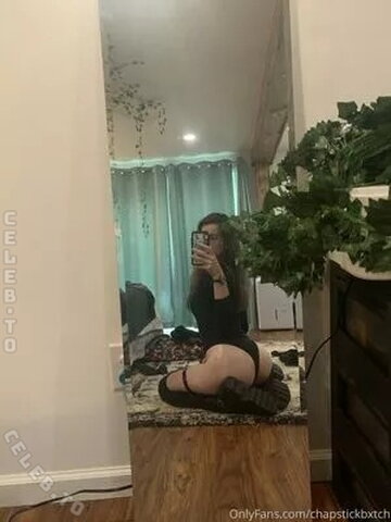 Chapstickbxtch nude photo 13