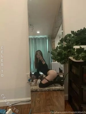 Chapstickbxtch nude photo 10