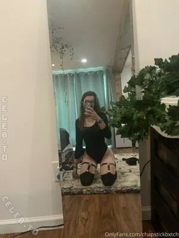 Chapstickbxtch nude photo 11
