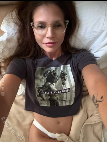 Charisma Carpenter New (2 photos)