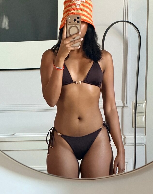 Charithra Chandran nude photo 2