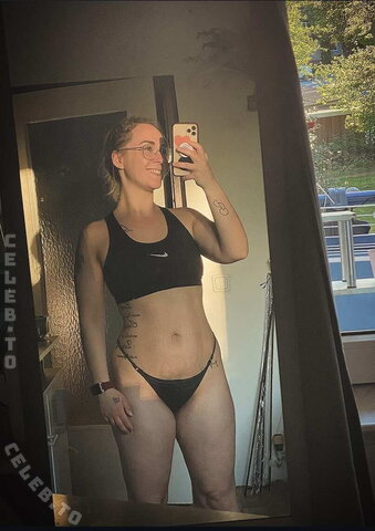 Charleen nude photo 1