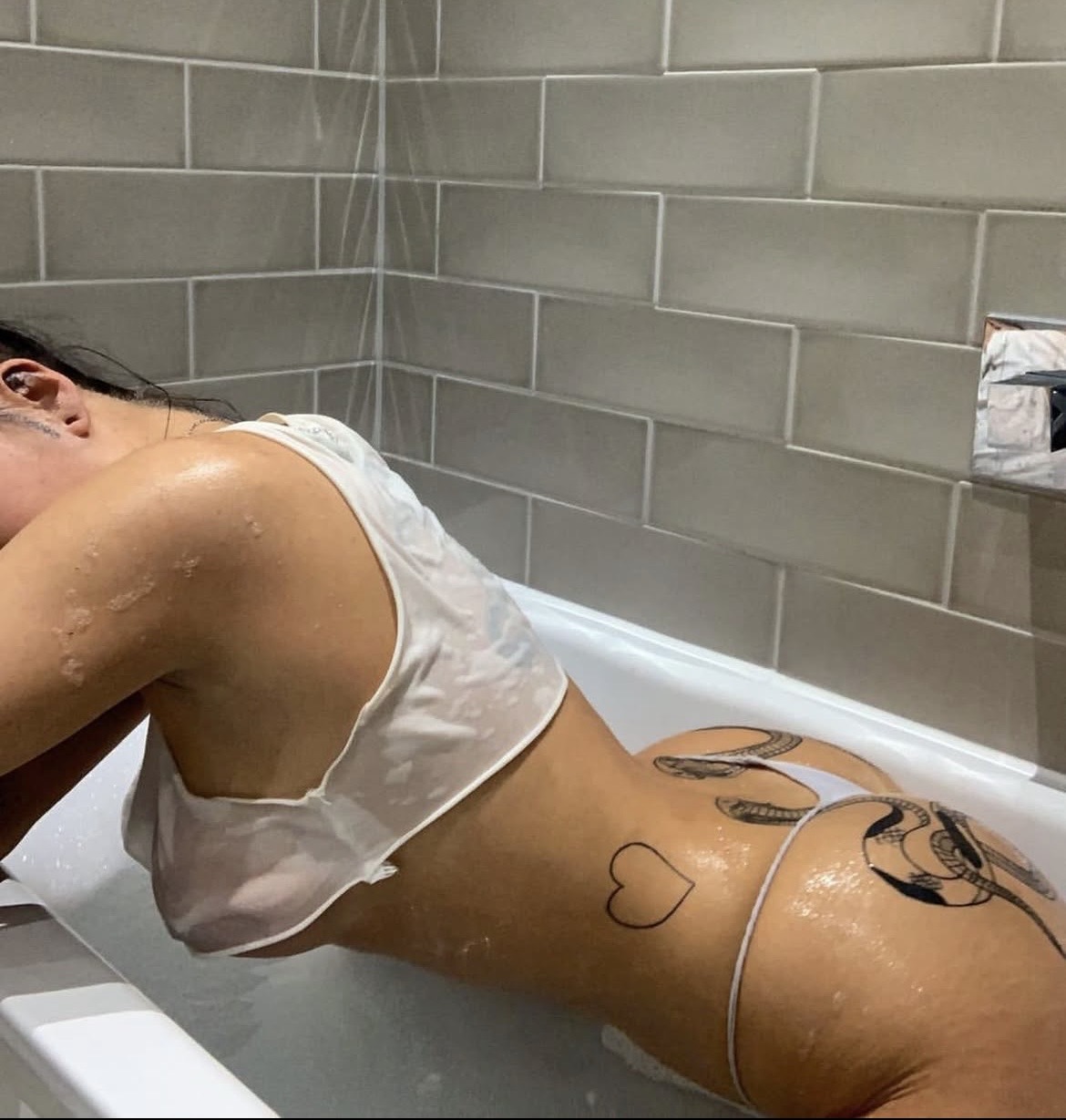 Charleymcmahon nude photo 1