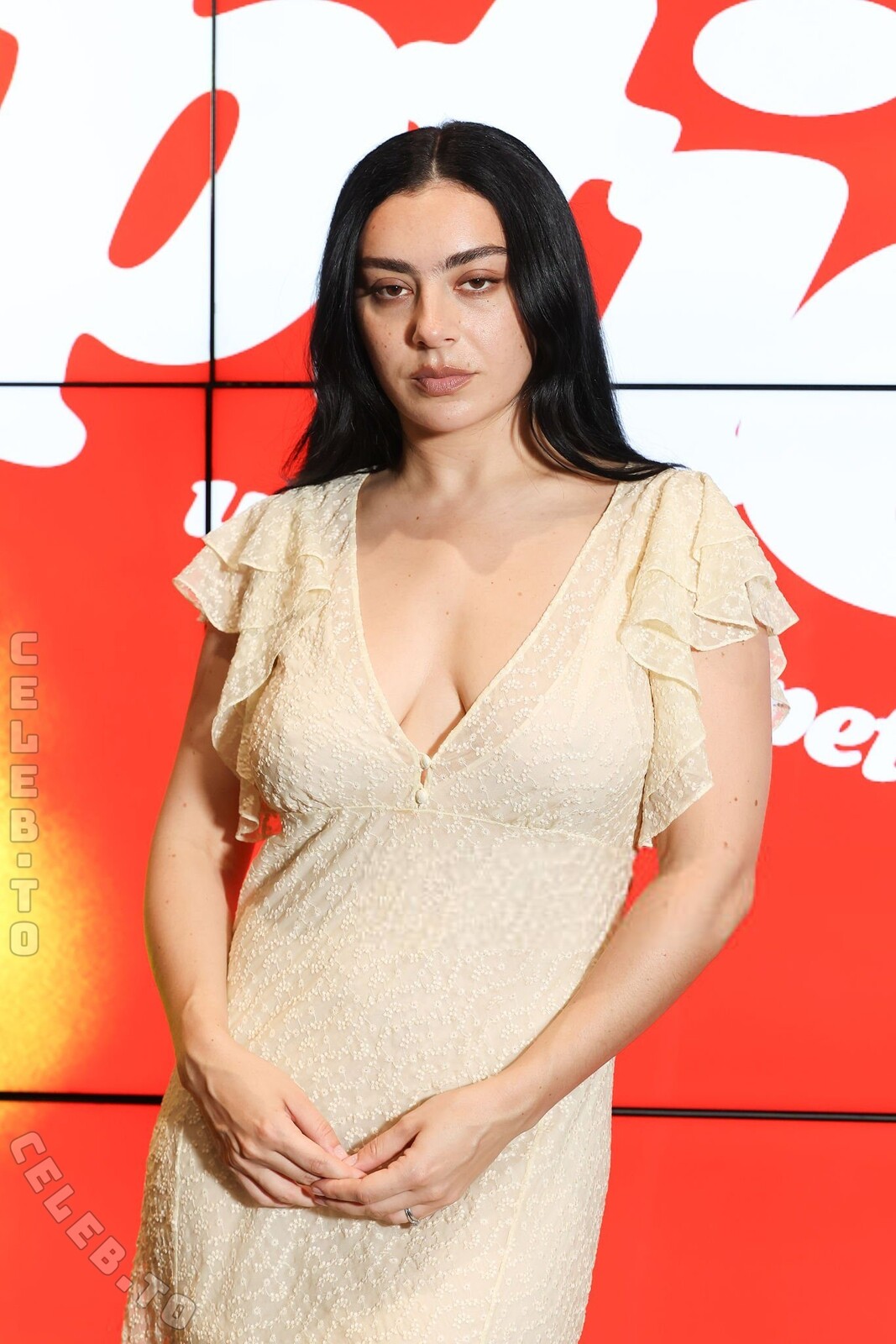 Charli XCX nude photo 2
