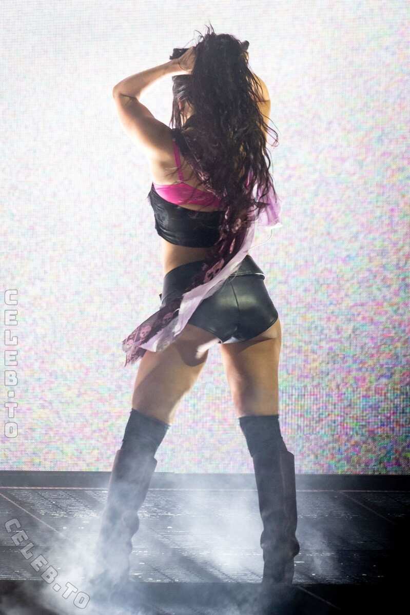 Charli XCX nude photo 2