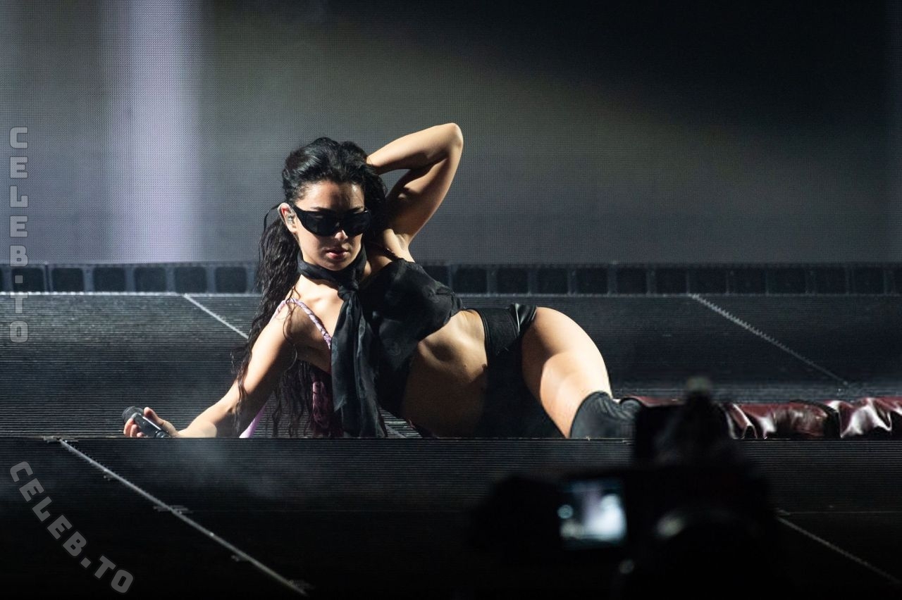 Charli XCX nude photo 6