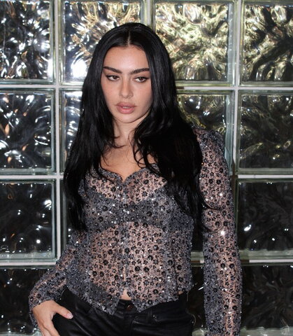 Charli XCX New (7 photos)