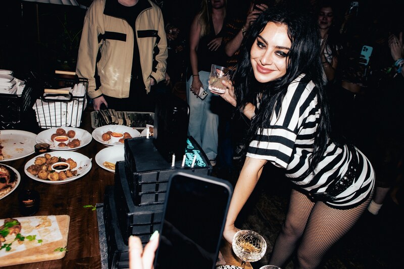 Charli XCX nude photo 7