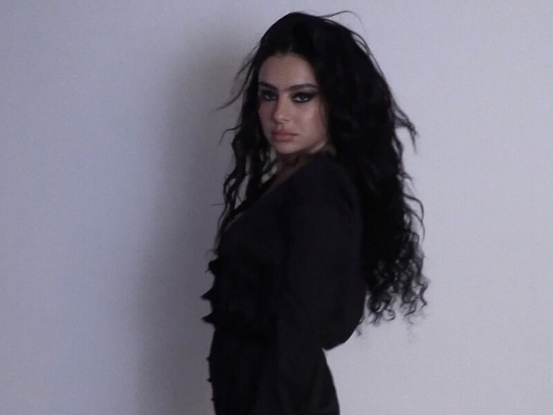 Charli XCX nude photo 3
