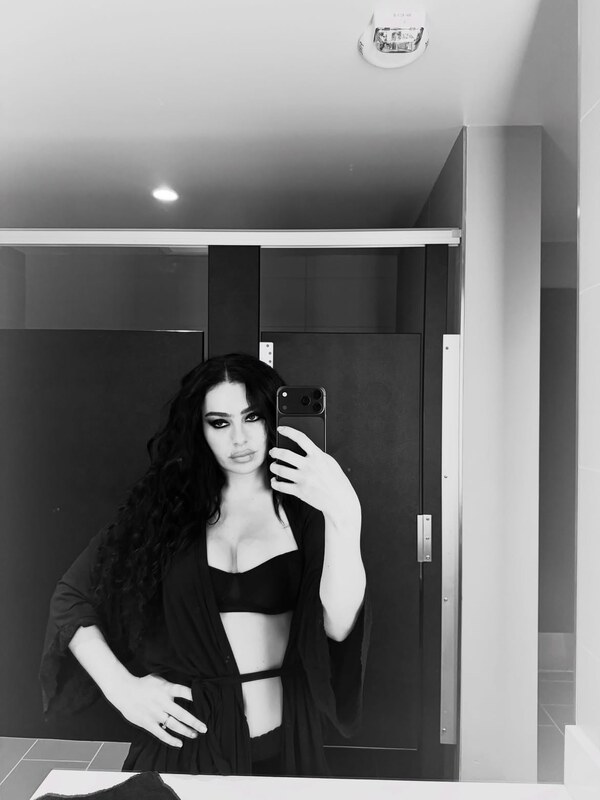 Charli XCX nude photo 14