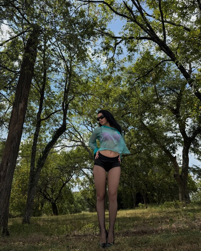 Charli XCX nude photo 18