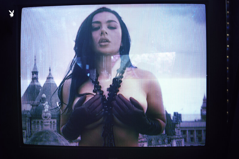 Charli XCX nude photo 14