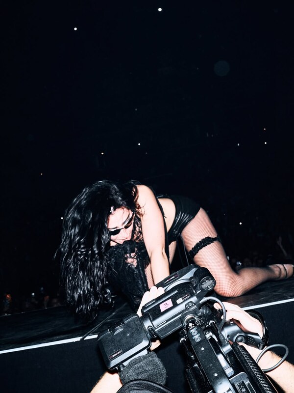 Charli XCX nude photo 4
