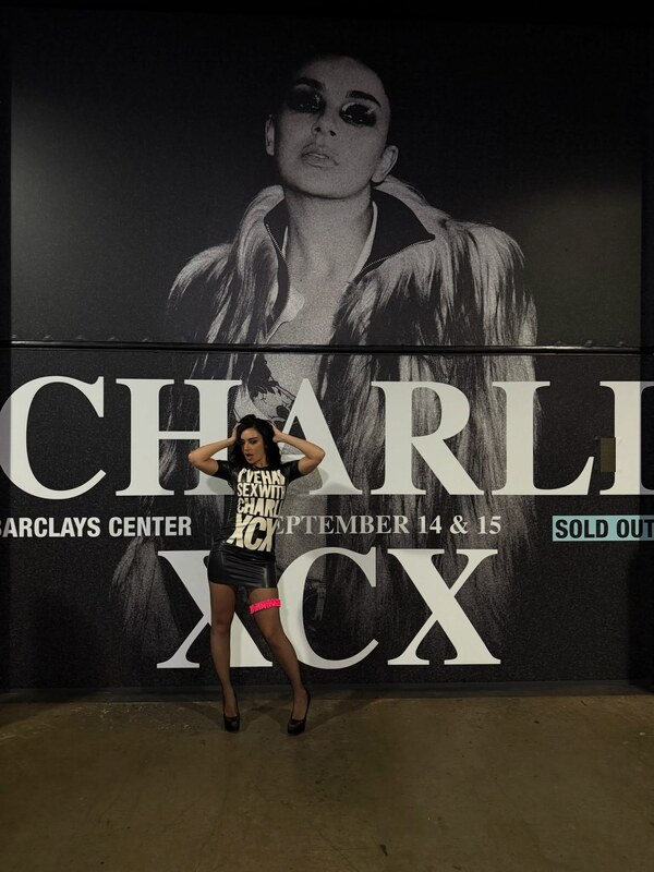 Charli XCX nude photo 6