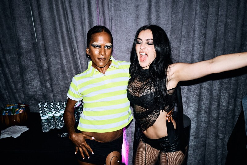 Charli XCX nude photo 11