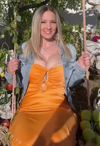 Charlien Egger nude photo 10
