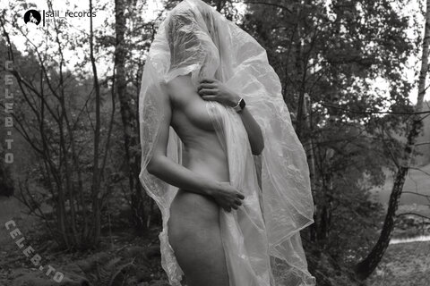 charline.lk nude photo 7
