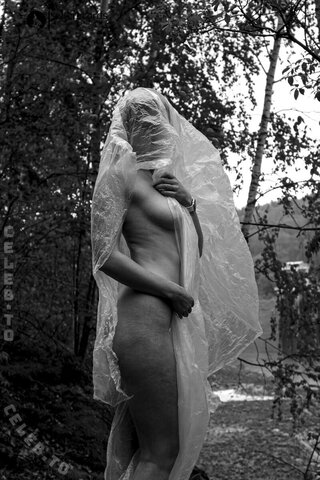 charline.lk nude photo 6