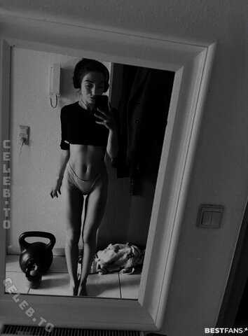 Charlotte Maria nude photo 11