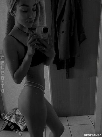 Charlotte Maria nude photo 10
