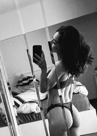 Charlotte Maria nude photo 3