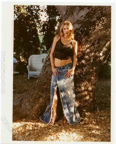 Charlotte McKinney nude