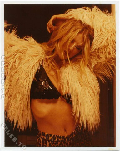 Charlotte McKinney nude