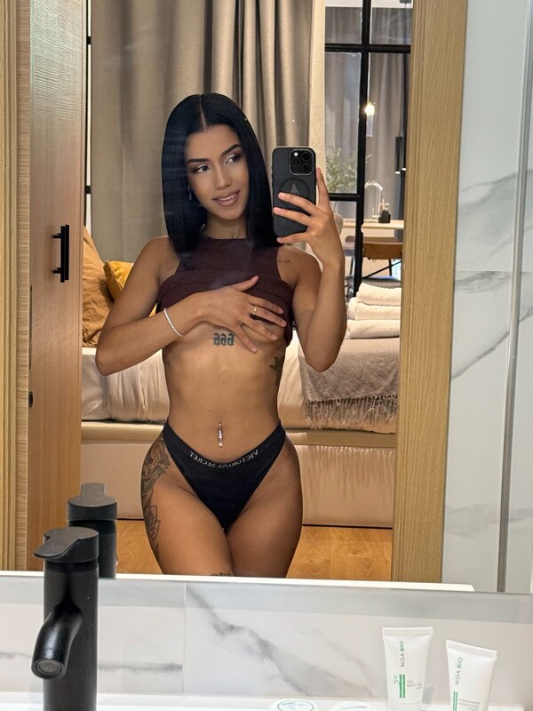 Charnelbling2.0 nude photo 1