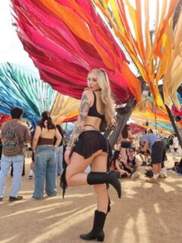 Chels New (10 photos)
