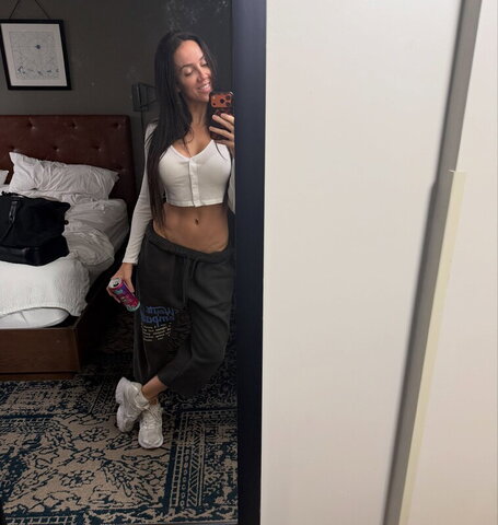 Chelsea Green nude photo 3