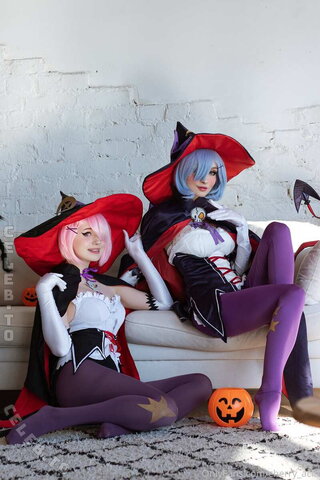 Cherry Acid – Another duo cosplay, with the unknown 2nd lady