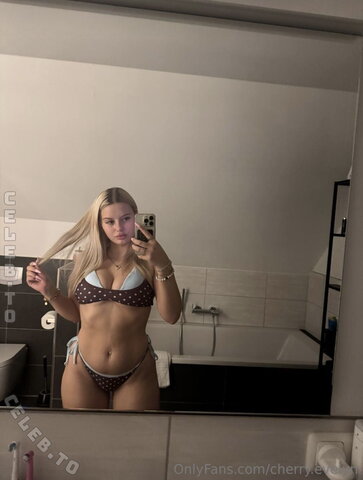 Cherry evelyn – New OF pictures