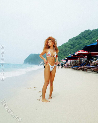Chevelly nude photo 25