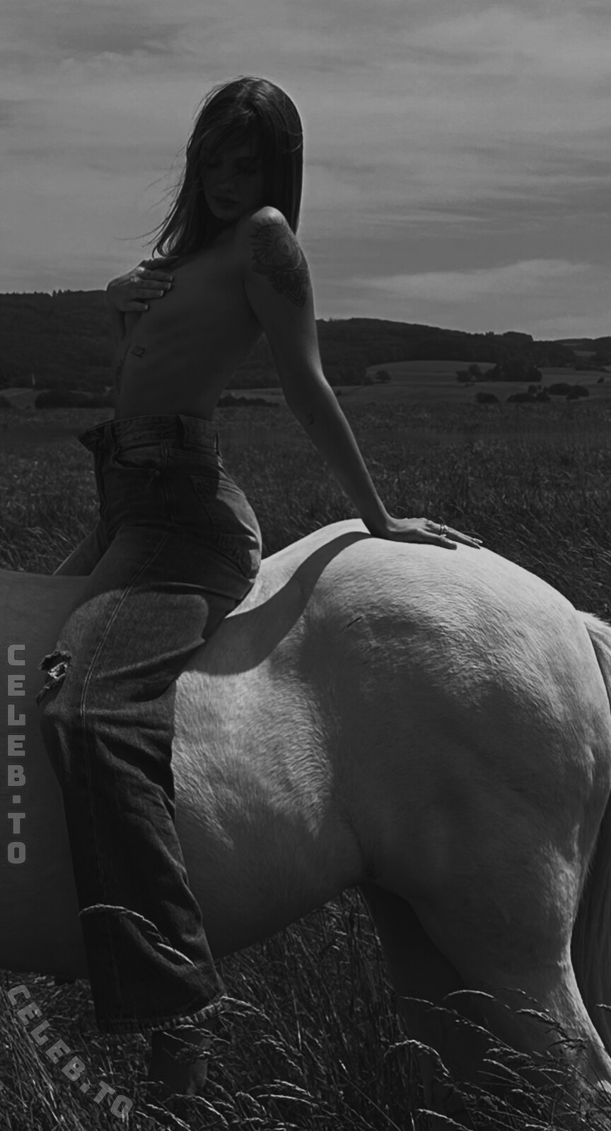 Cheyenne Heise nude photo 3