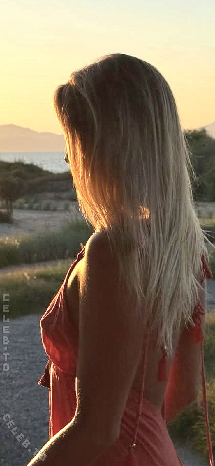Cheyenne Pahde nude photo 1