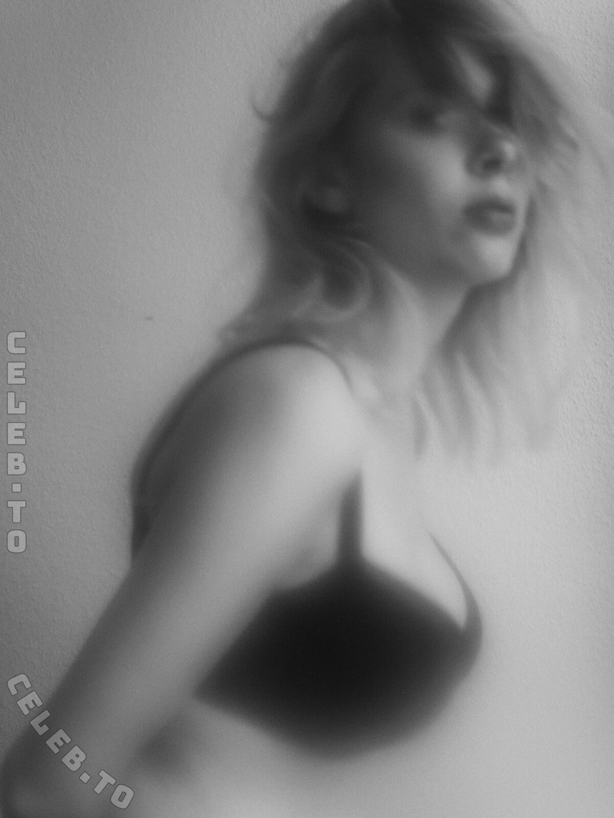 Chiara Baluch nude photo 3