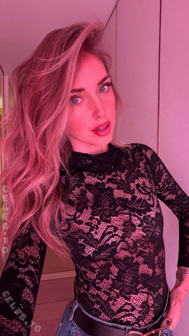 Chiara Ferragni nude photo 22